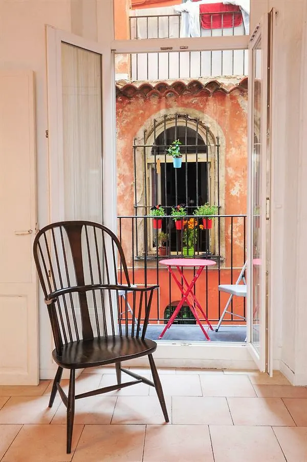 Appartement Rustique De Deux Pieces, Pont Vieux Nice 0*,  France